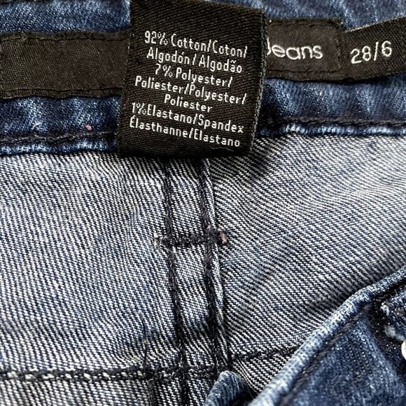 Calvin Klein Straight Denim Shorts | Blue | Size 28/6 - Picture 4 of 11